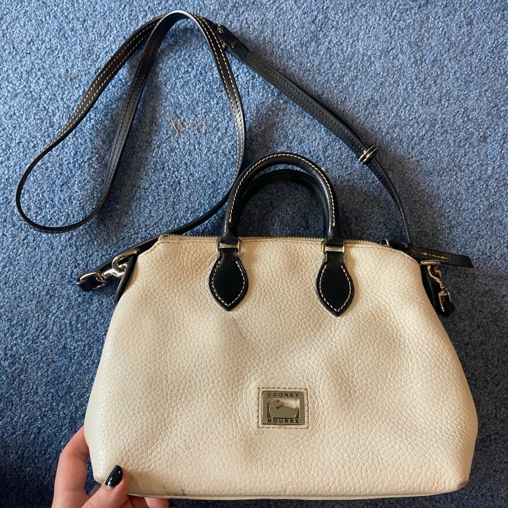 Dooney & Bourke cross body bag